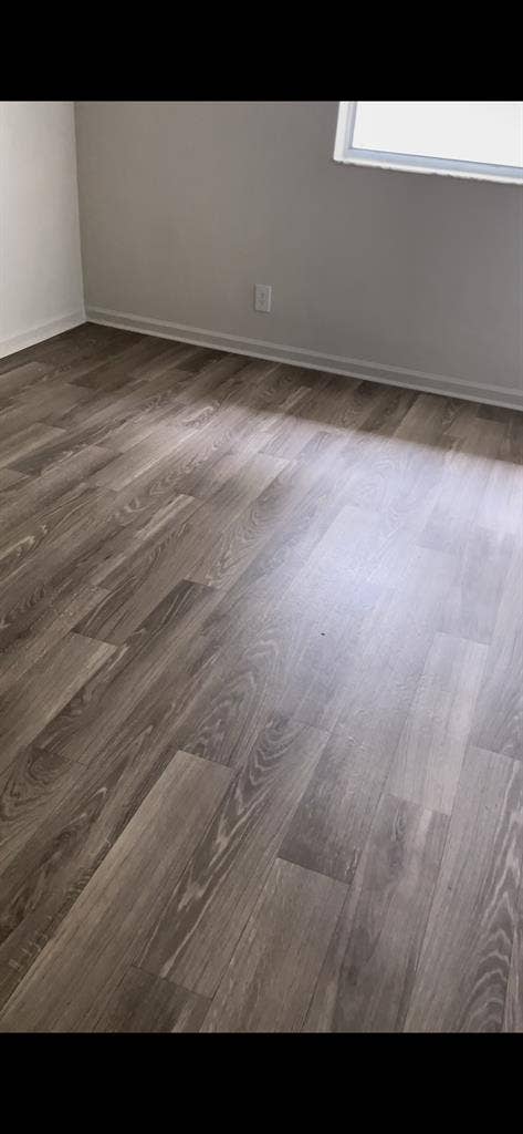 Looking for female roommate