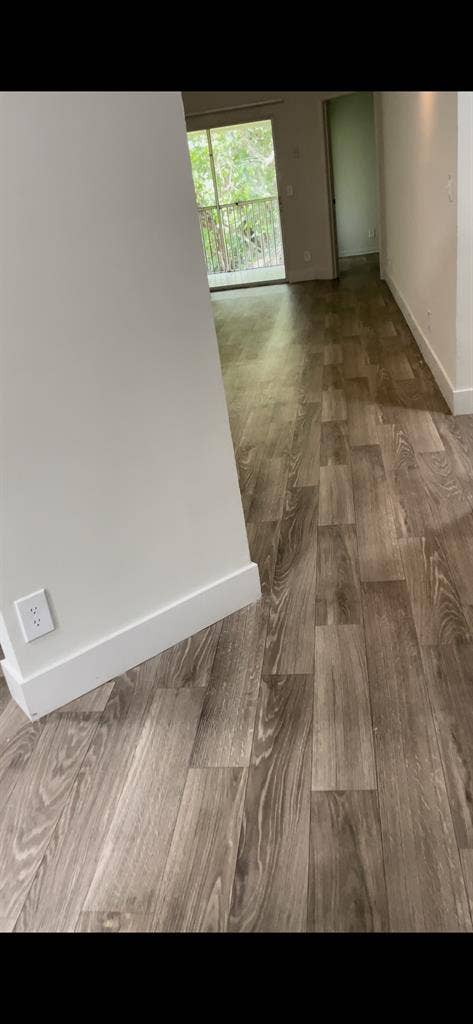 Looking for female roommate