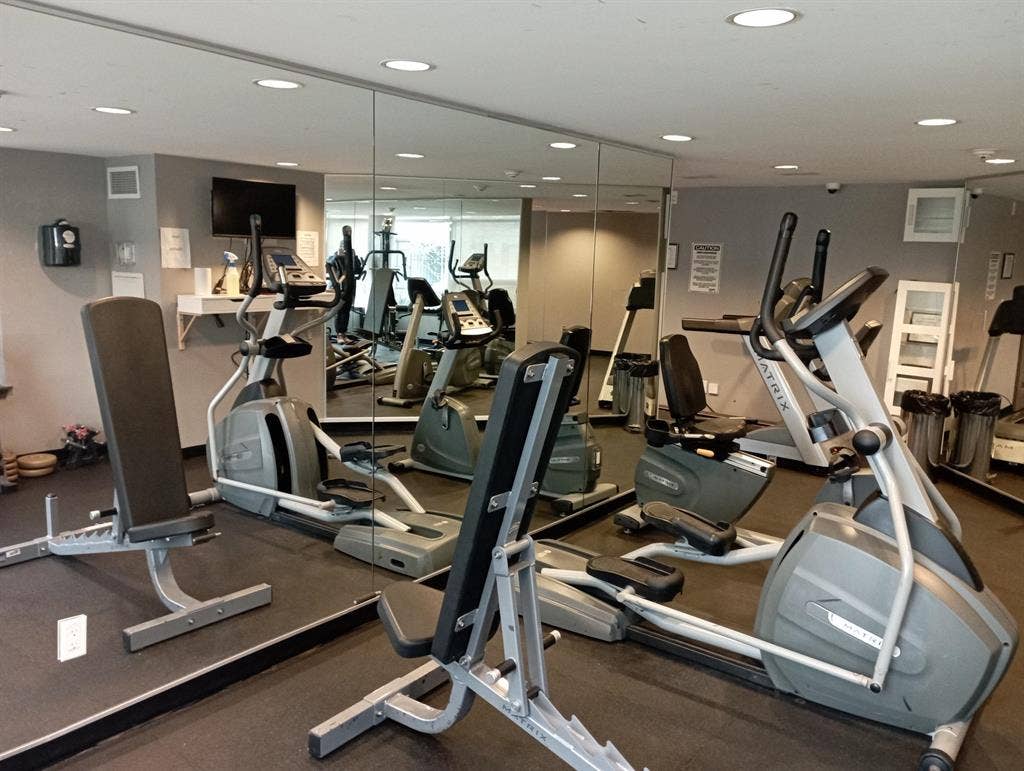 Furnished 1 bedroom in  bath