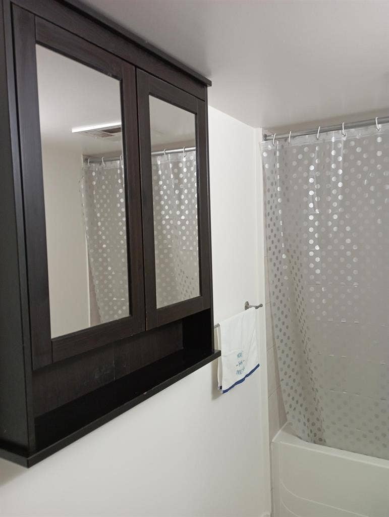 Furnished 1 bedroom in  bath