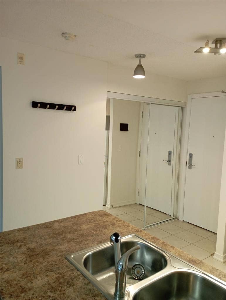 Furnished 1 bedroom in  bath