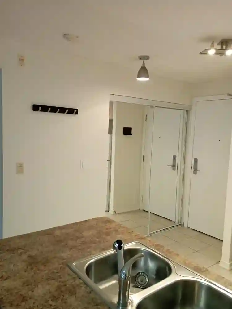 Furnished 1 bedroom in bath