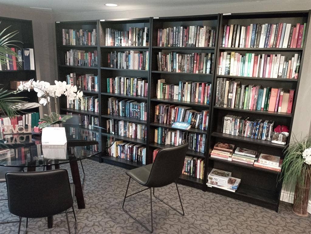 Furnished 1 bedroom in  bath