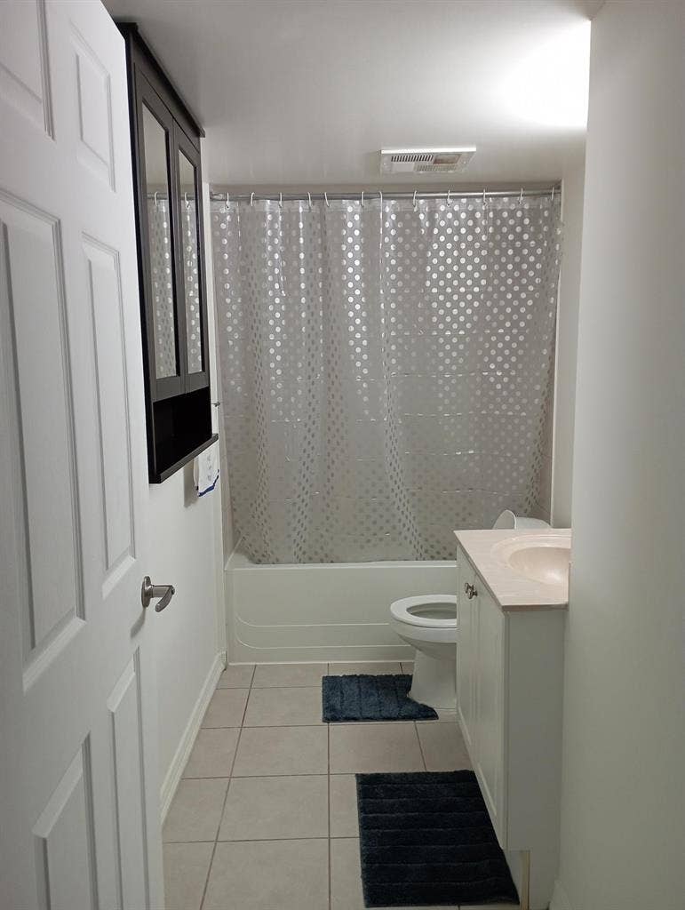 Furnished 1 bedroom in  bath