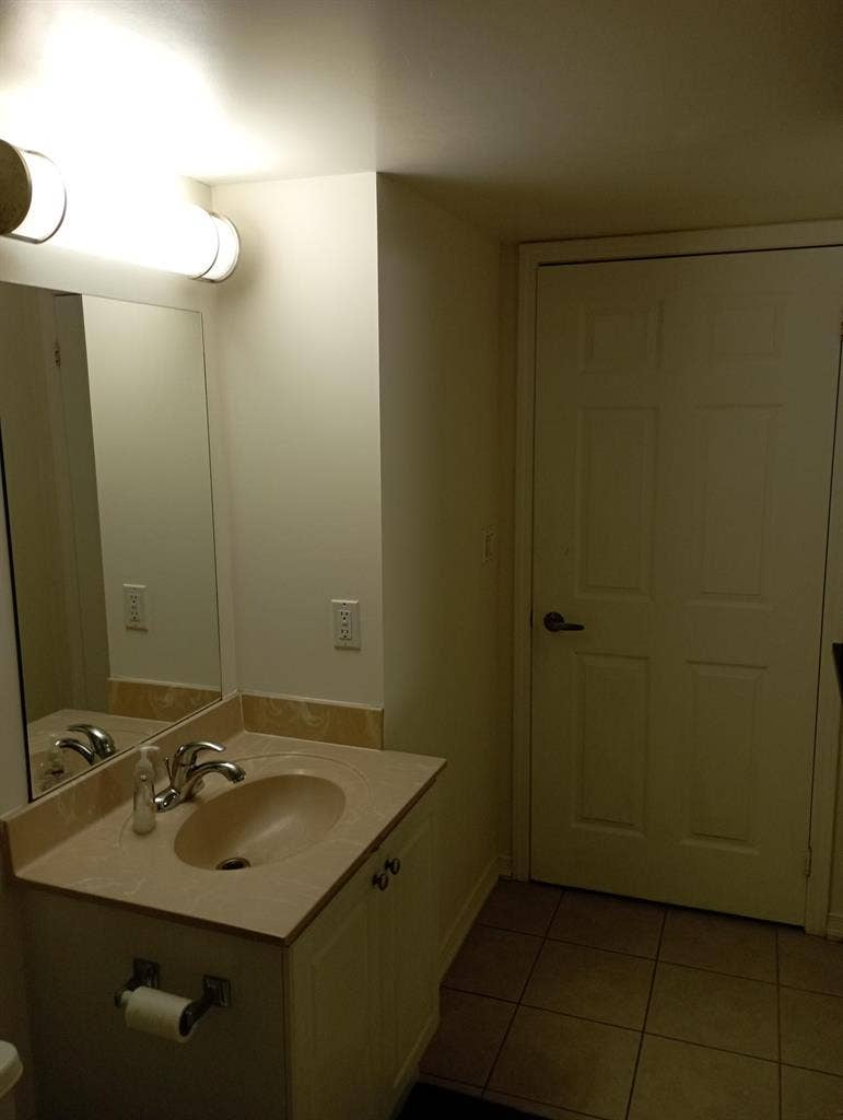 1 Bedroom + Parking :  Bath