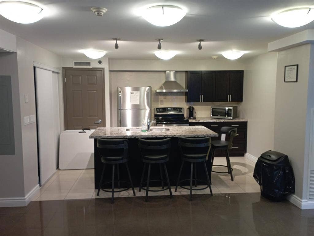 1 Bedroom + Parking :  Bath