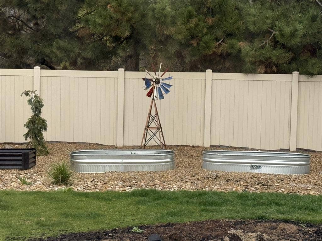 Room for Rent in 3-Bedroom House!