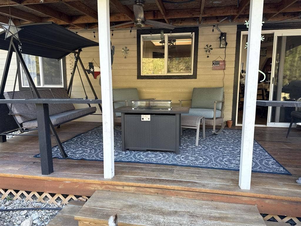 Room for Rent in 3-Bedroom House!