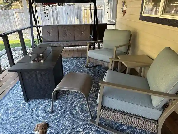 Room for Rent in 3-Bedroom House!