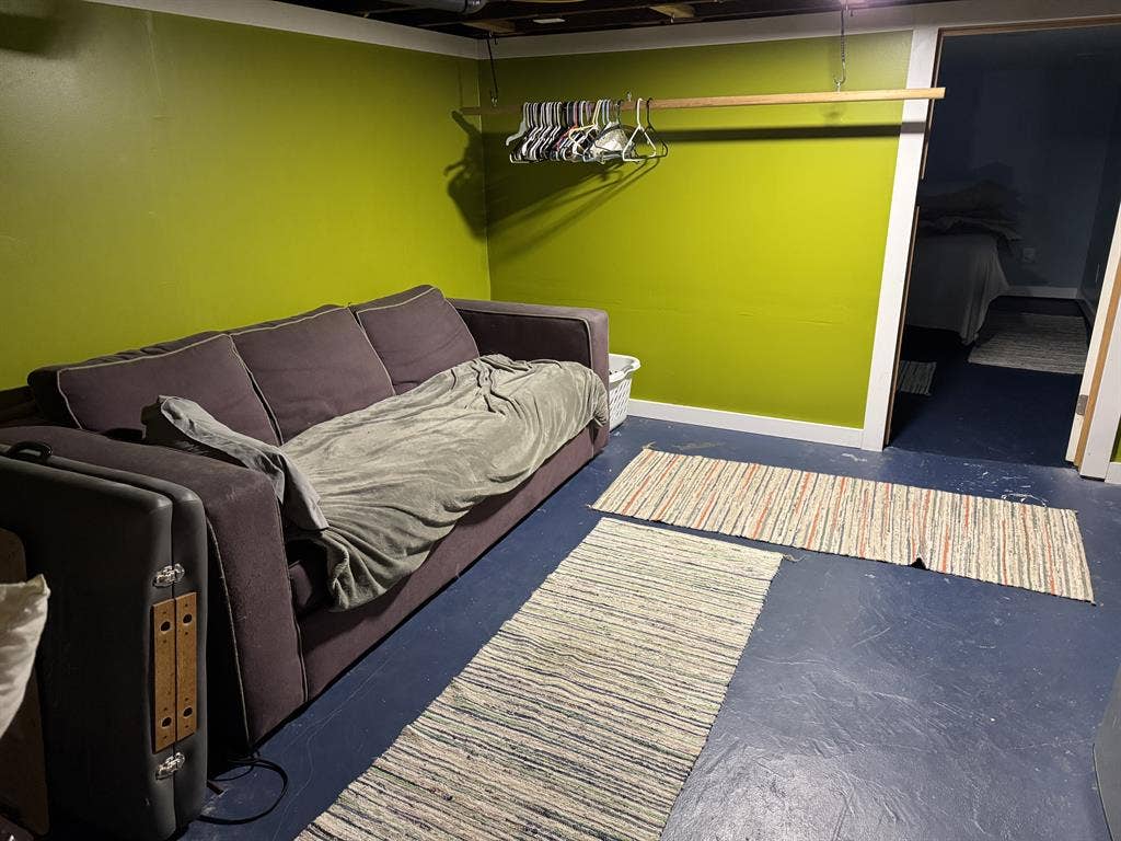 Sweet room in close in SE