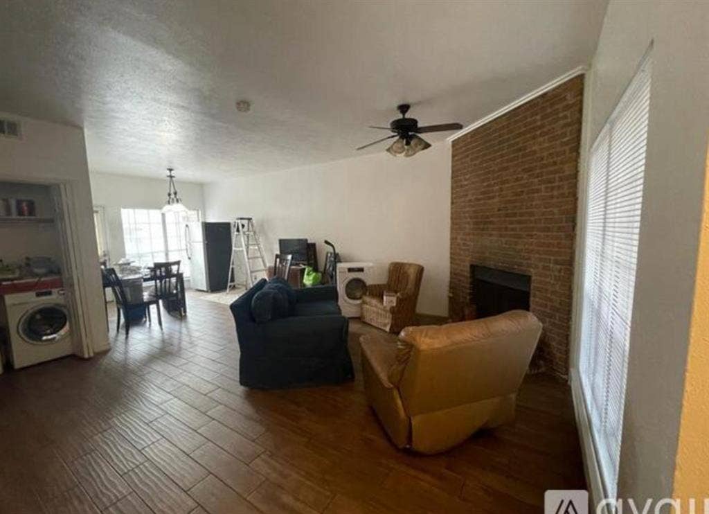 2 BR in Dallas