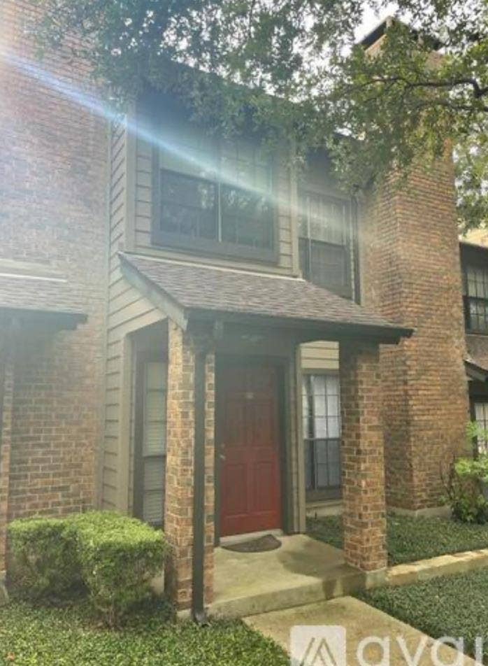 2 BR in Dallas