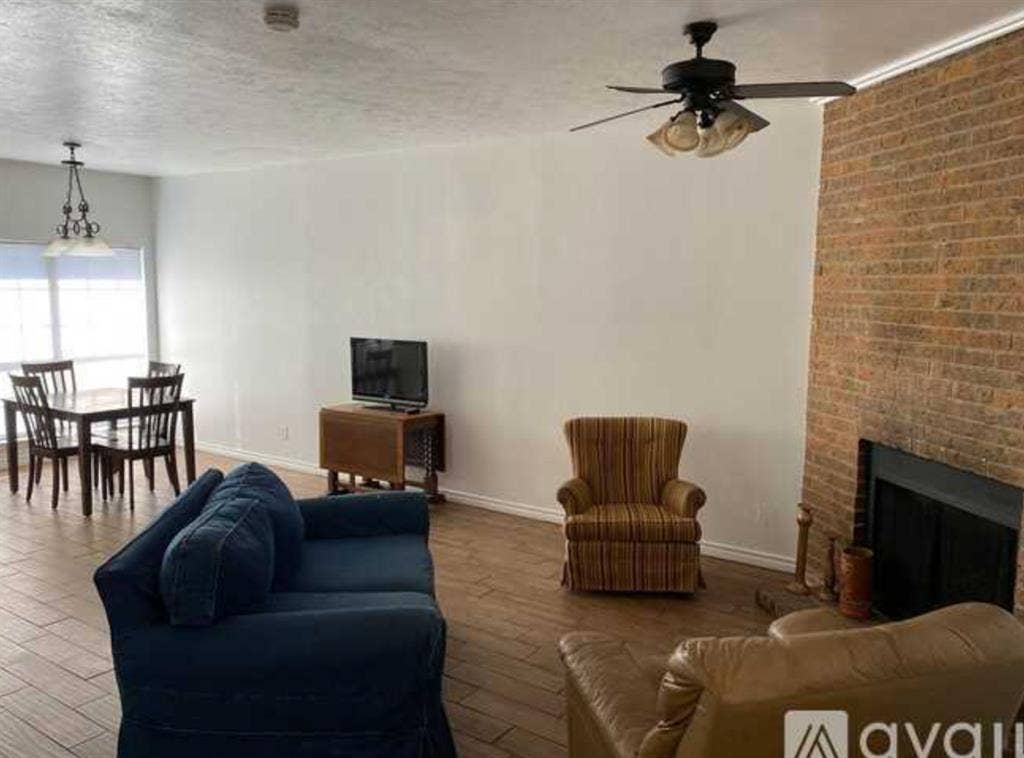 2 BR in Dallas