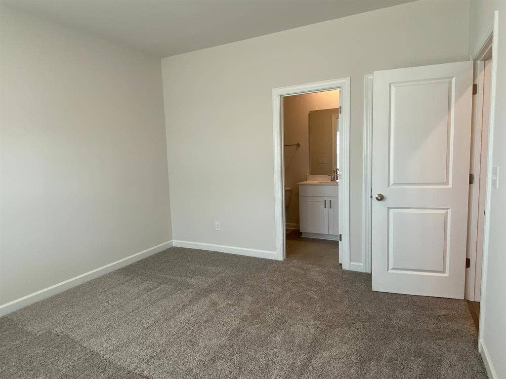 4 BR in Charlotte