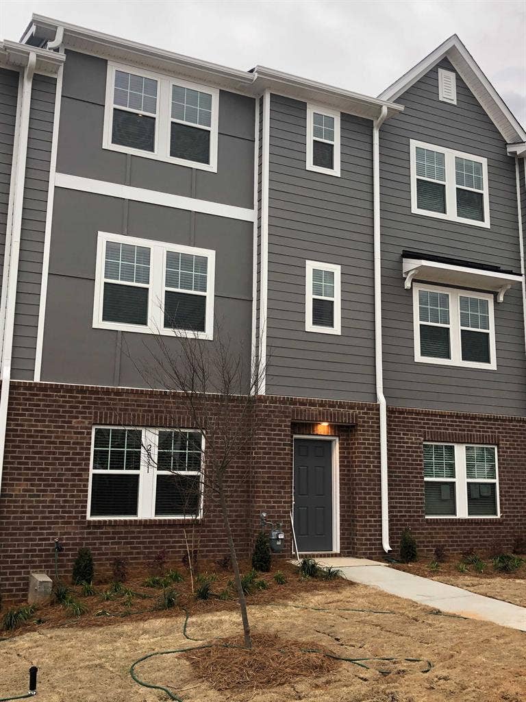 4 BR in Charlotte