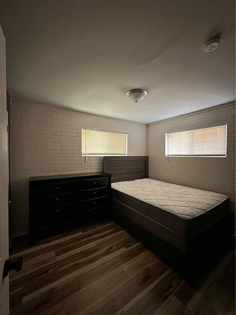 Room for rent by Grant/Park