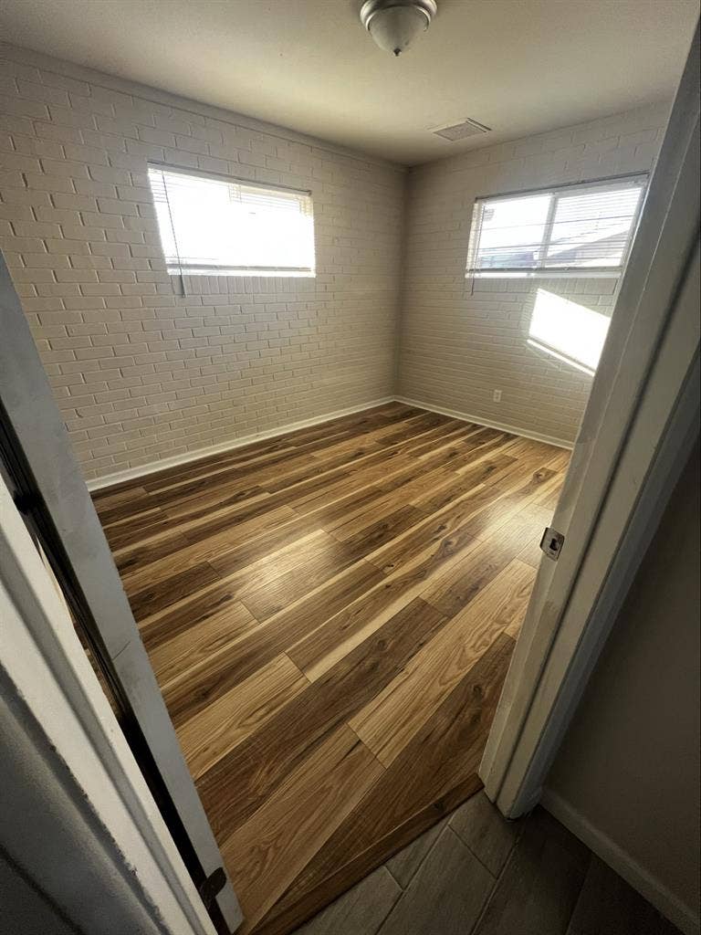 Room for rent by Grant/Park