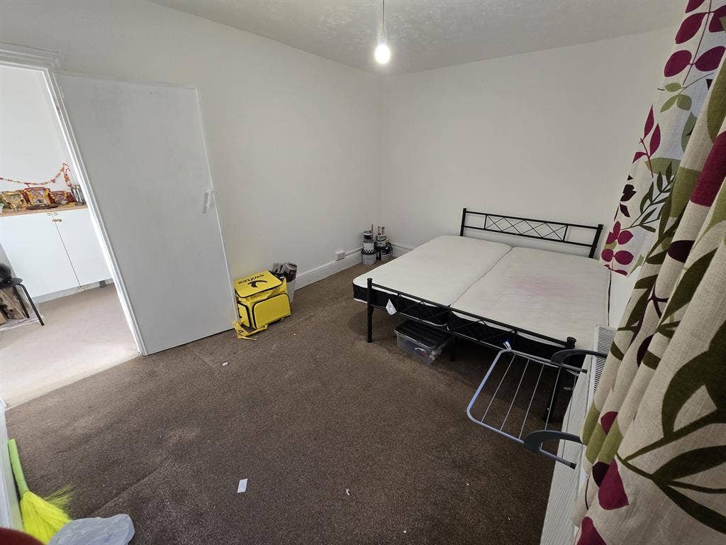 Room for couple or single