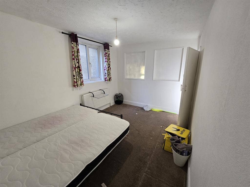 Room for couple or single