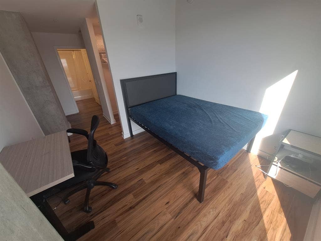 ROOM available in downtown ATL 🌟