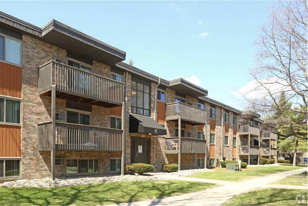 looking for a female roommate