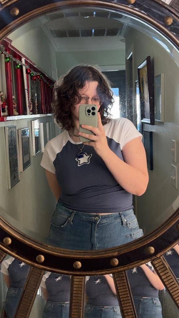 looking for a female roommate