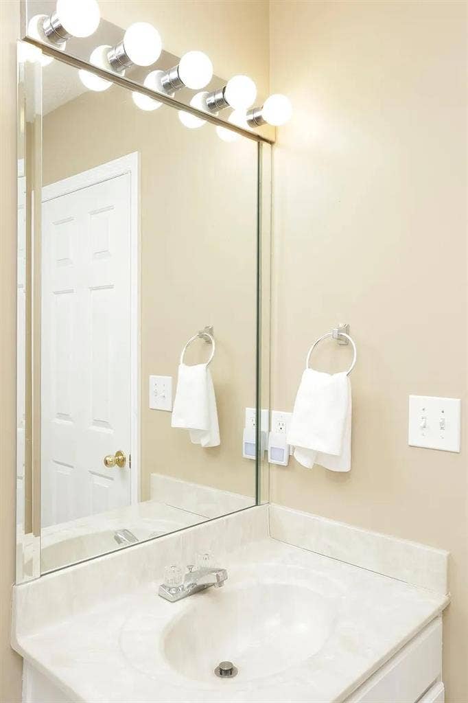 Room for Rent -Liberty Area ()