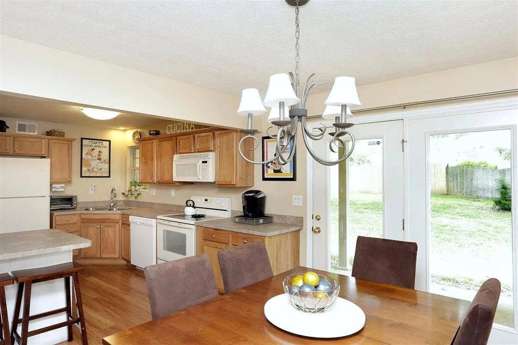 Room for Rent -Liberty Area ()