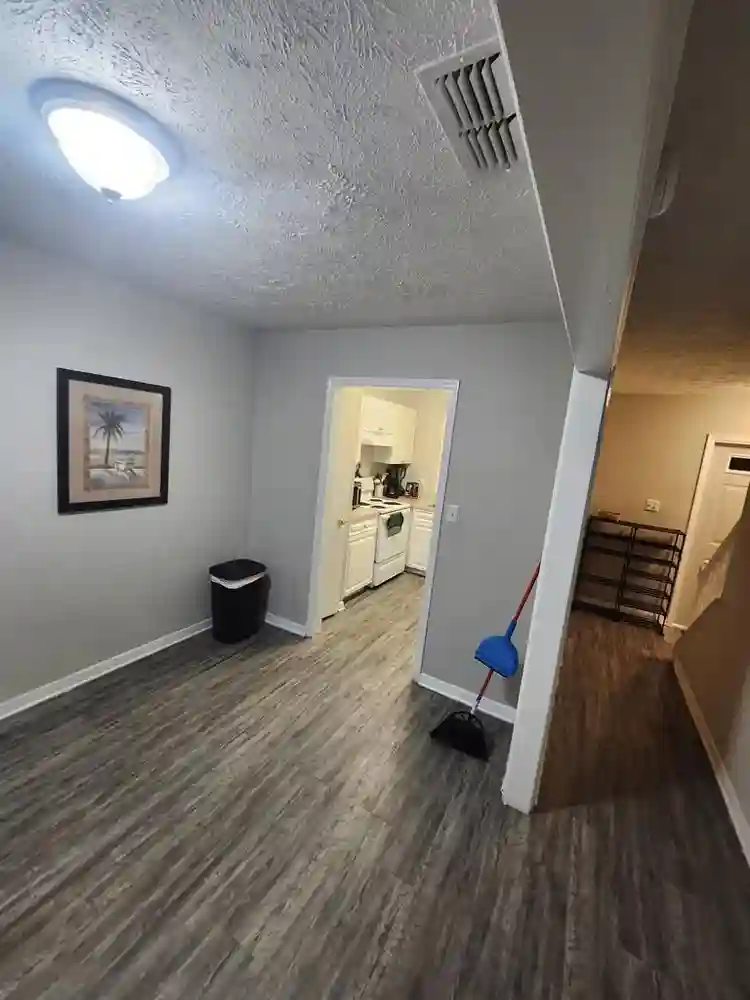 Roommate Wanted br Townhouse