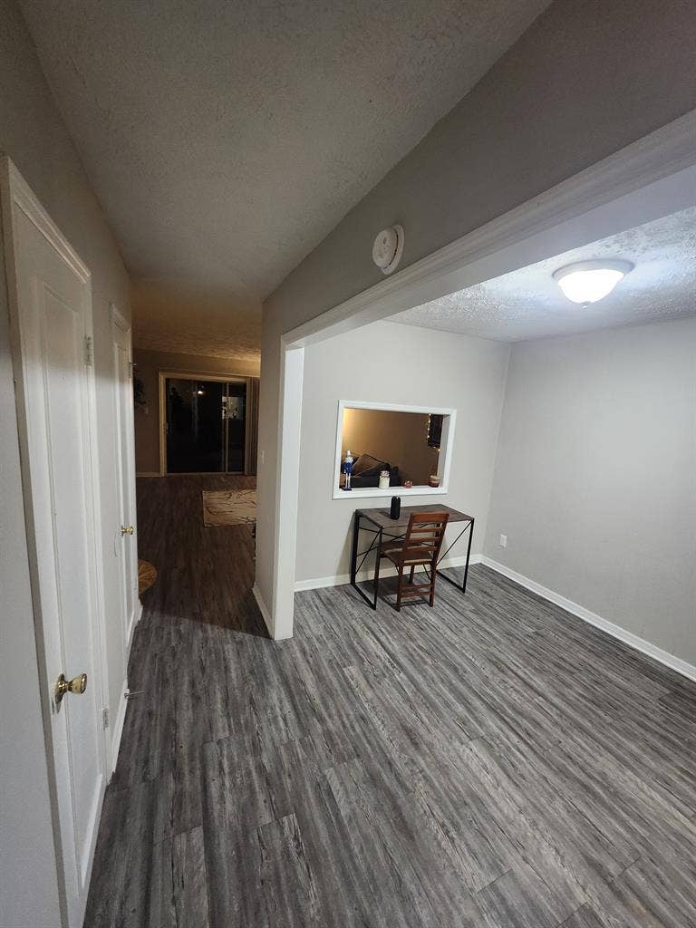 Roommate Wanted br Townhouse