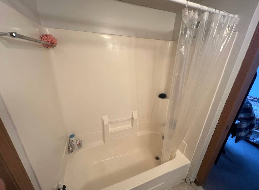 Looking for a Male Sublessor!