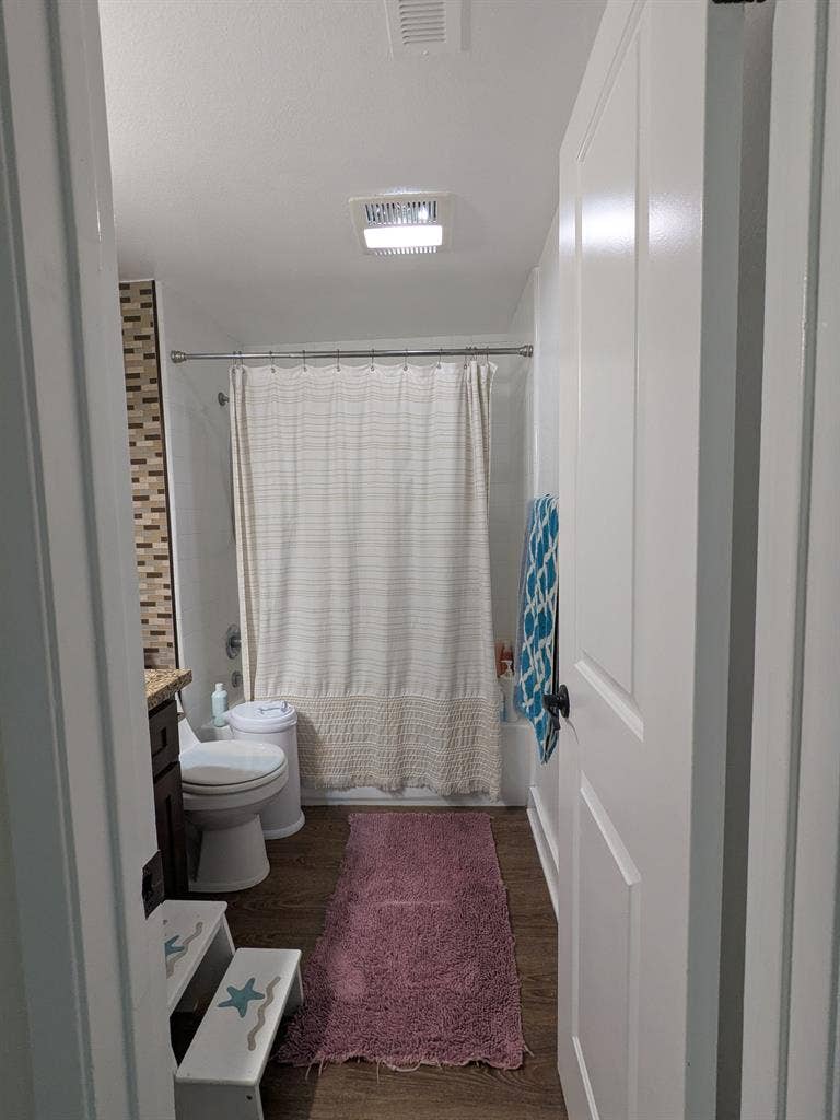Room in Monrovia available Jan 2nd