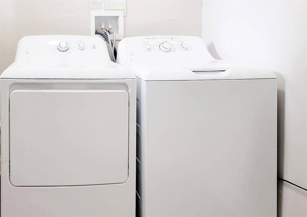 8 BR in College Park