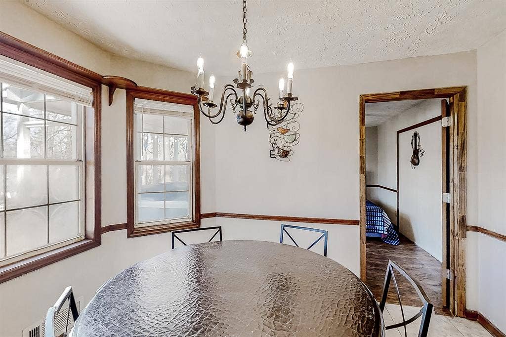 5 BR in Stone Mountain