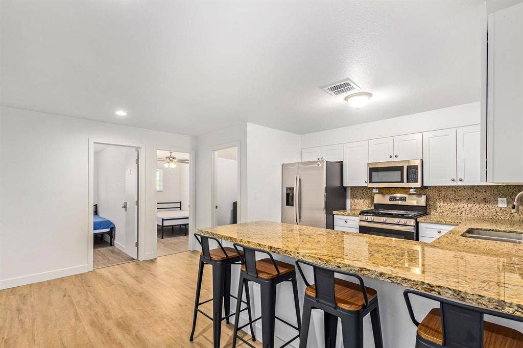 8 BR in Phoenix