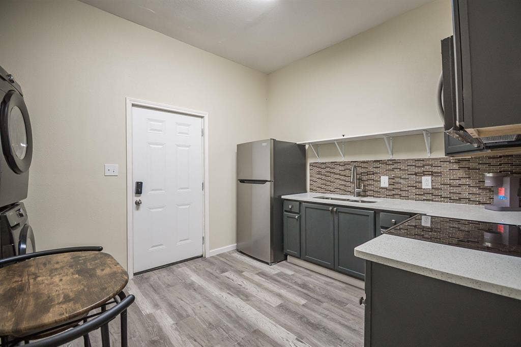 10 BR in Dallas