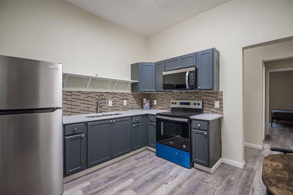 10 BR in Dallas