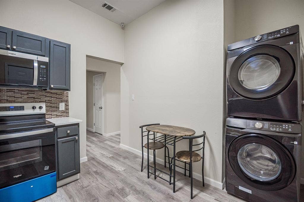 10 BR in Dallas