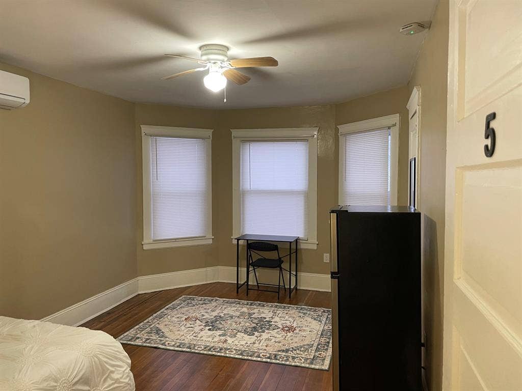 8 BR in Cleveland
