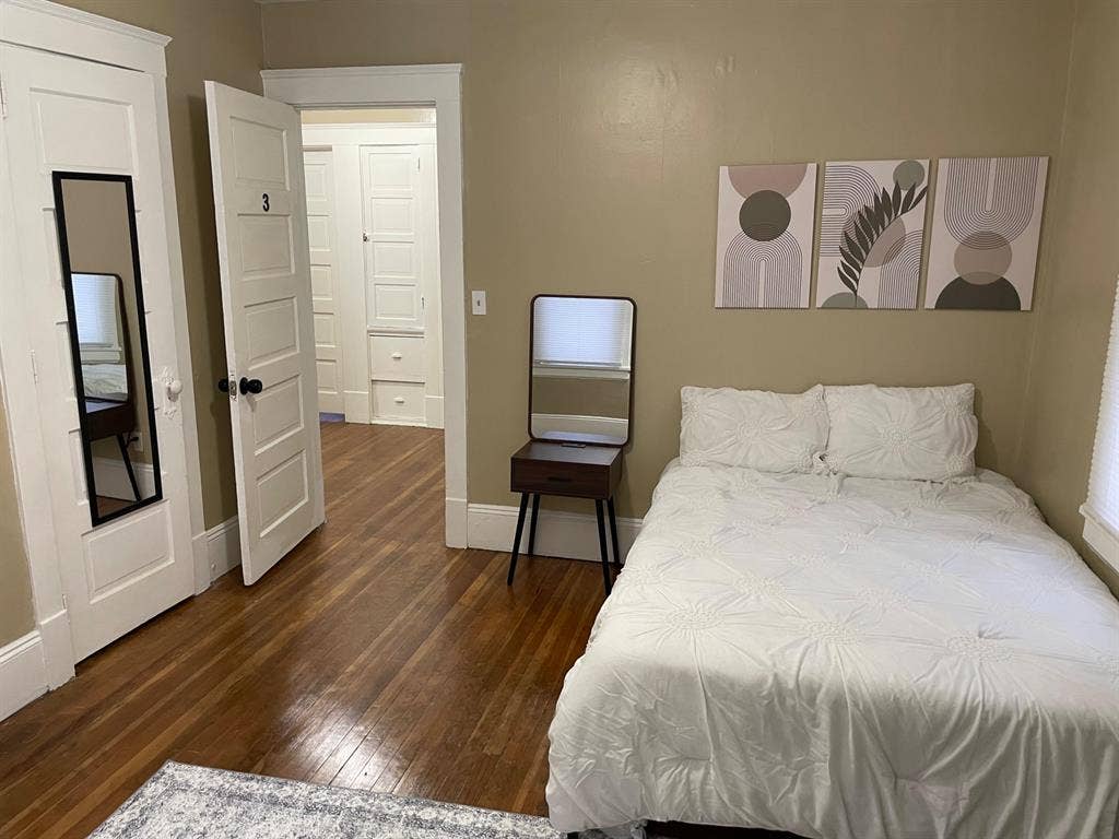 8 BR in Cleveland
