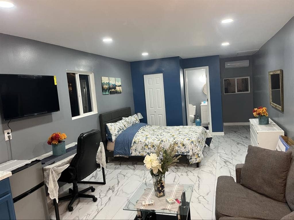 Stylish Private Room | Cozy & Clean