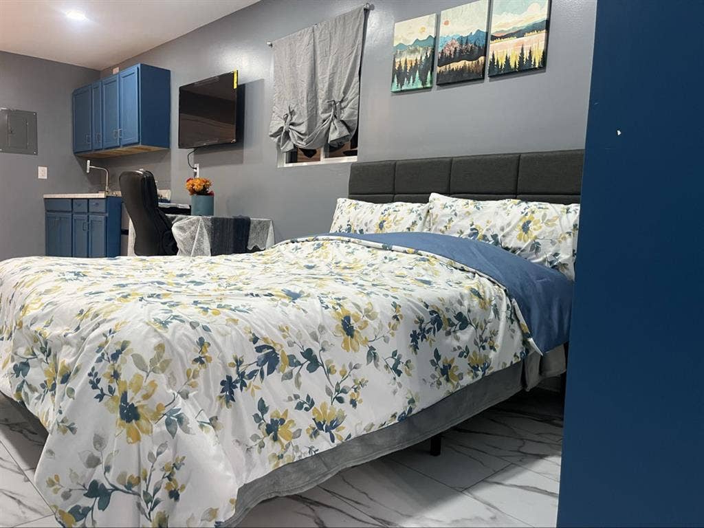 Stylish Private Room | Cozy & Clean