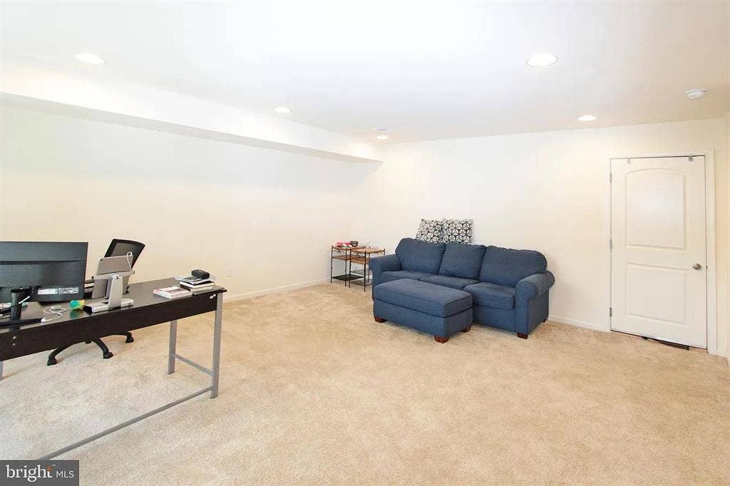 Furnished Rooms Available for Rent