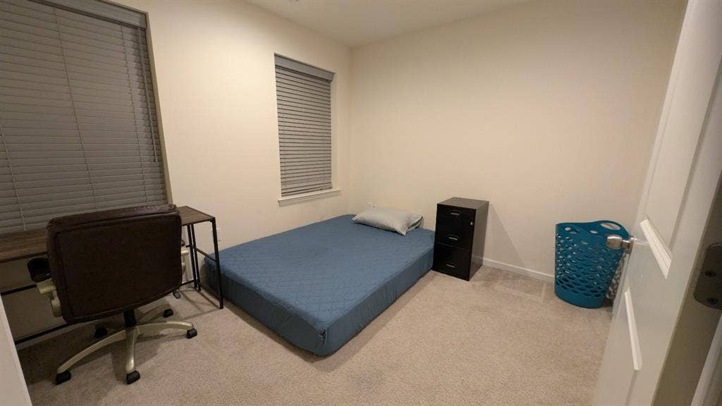 Furnished Rooms Available for Rent