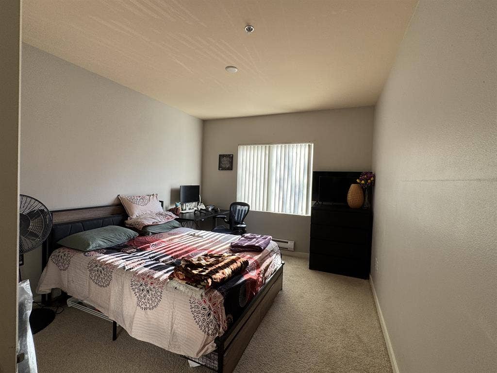 Spacious apt for sublease