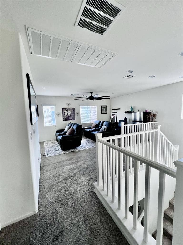 FURNISHED ROOM FOR RENT AVAILABLE