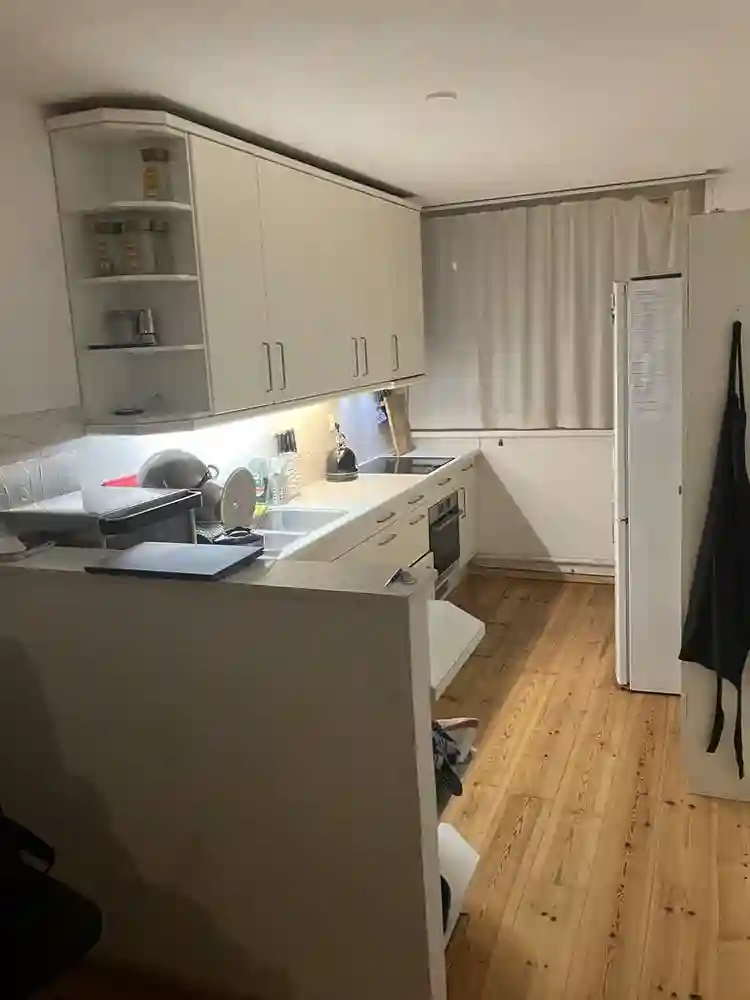 Long Term Room in R'dam - Working P