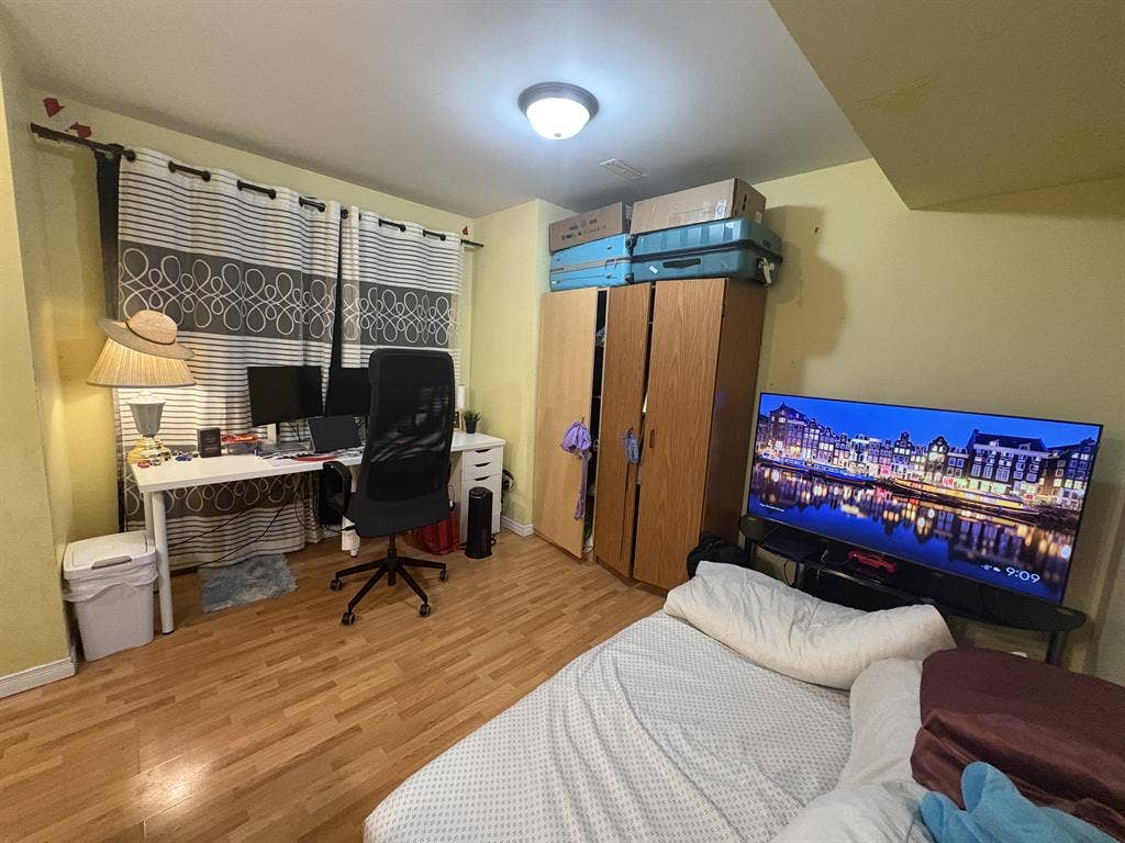 A complete separate studio apt