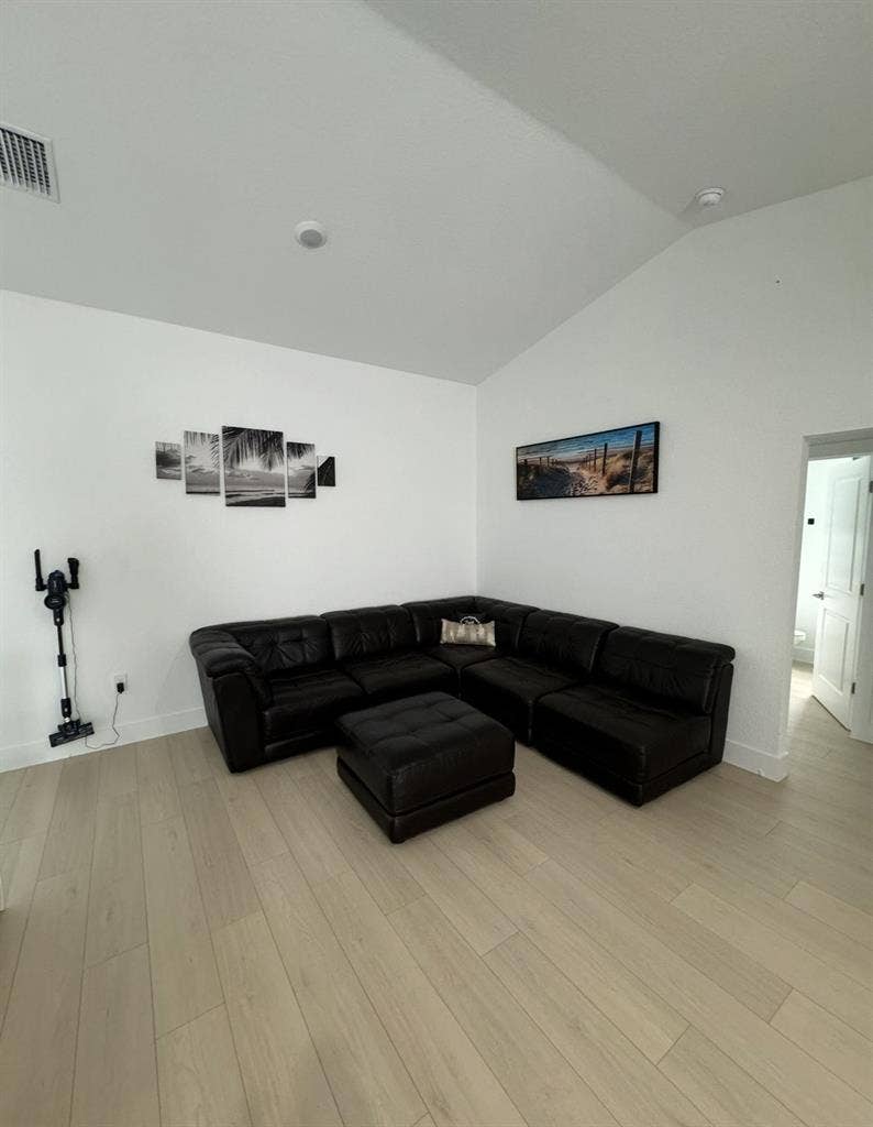 Very nice room in a new home