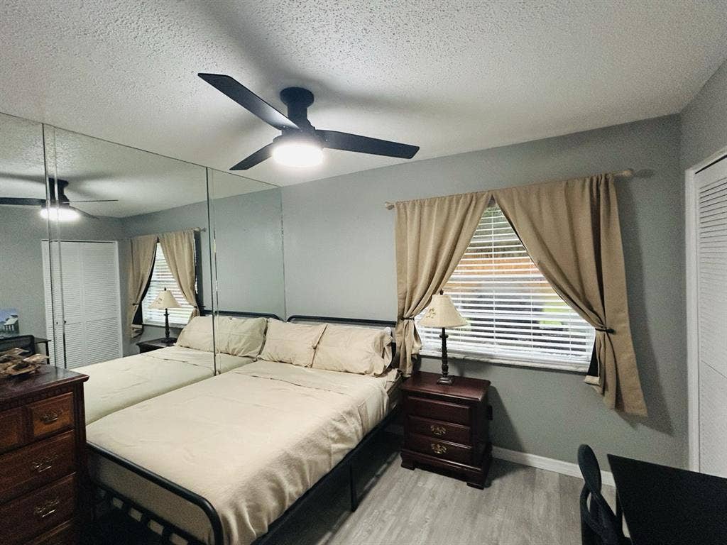 Monthly Flat fee - roommate wanted